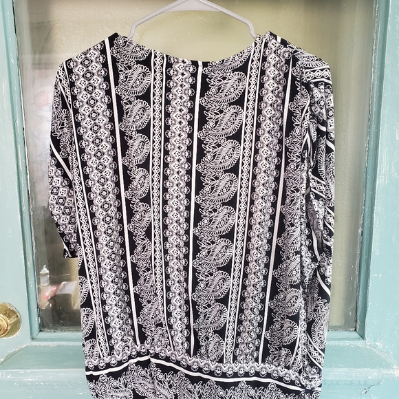 NY&C Blouse - Picture 3 of 3